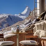 Backstage Serviced