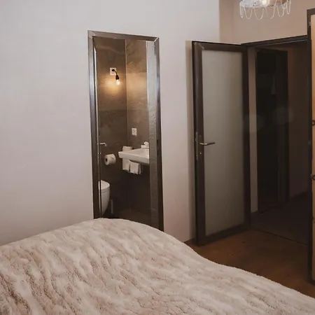 Backstage Serviced Ζερμάτ