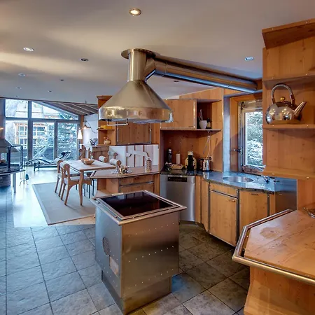 Hotel Backstage Serviced