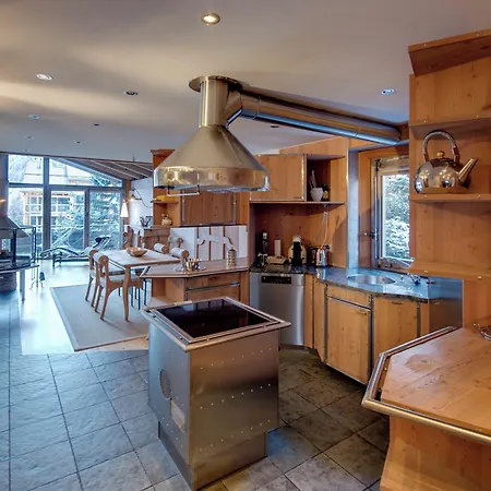 Hotel Backstage Serviced