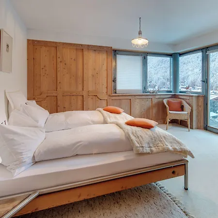 Backstage Serviced Готель 4*