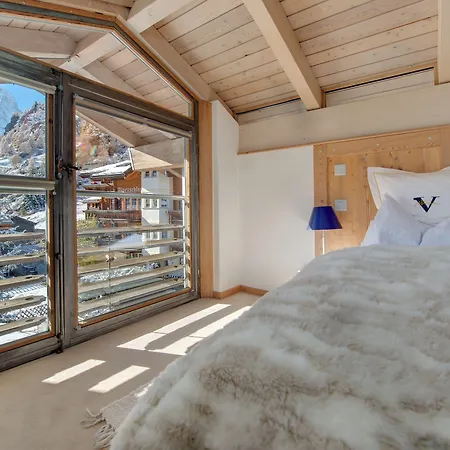 Backstage Serviced Hotel 4*