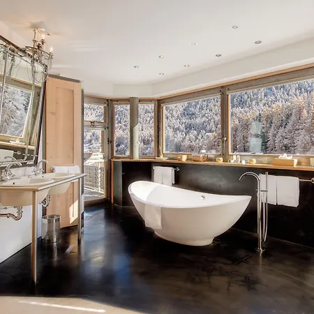 Backstage Serviced Готель