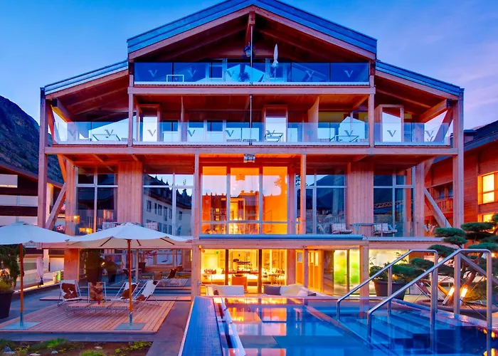 ホテル バックステージ 4*