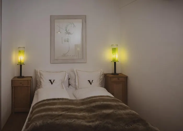 ホテル バックステージ 4*