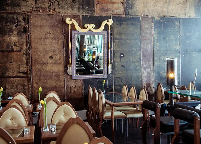 バックステージ