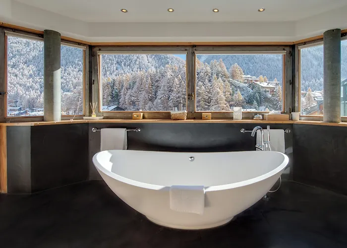 Backstage Serviced מלון